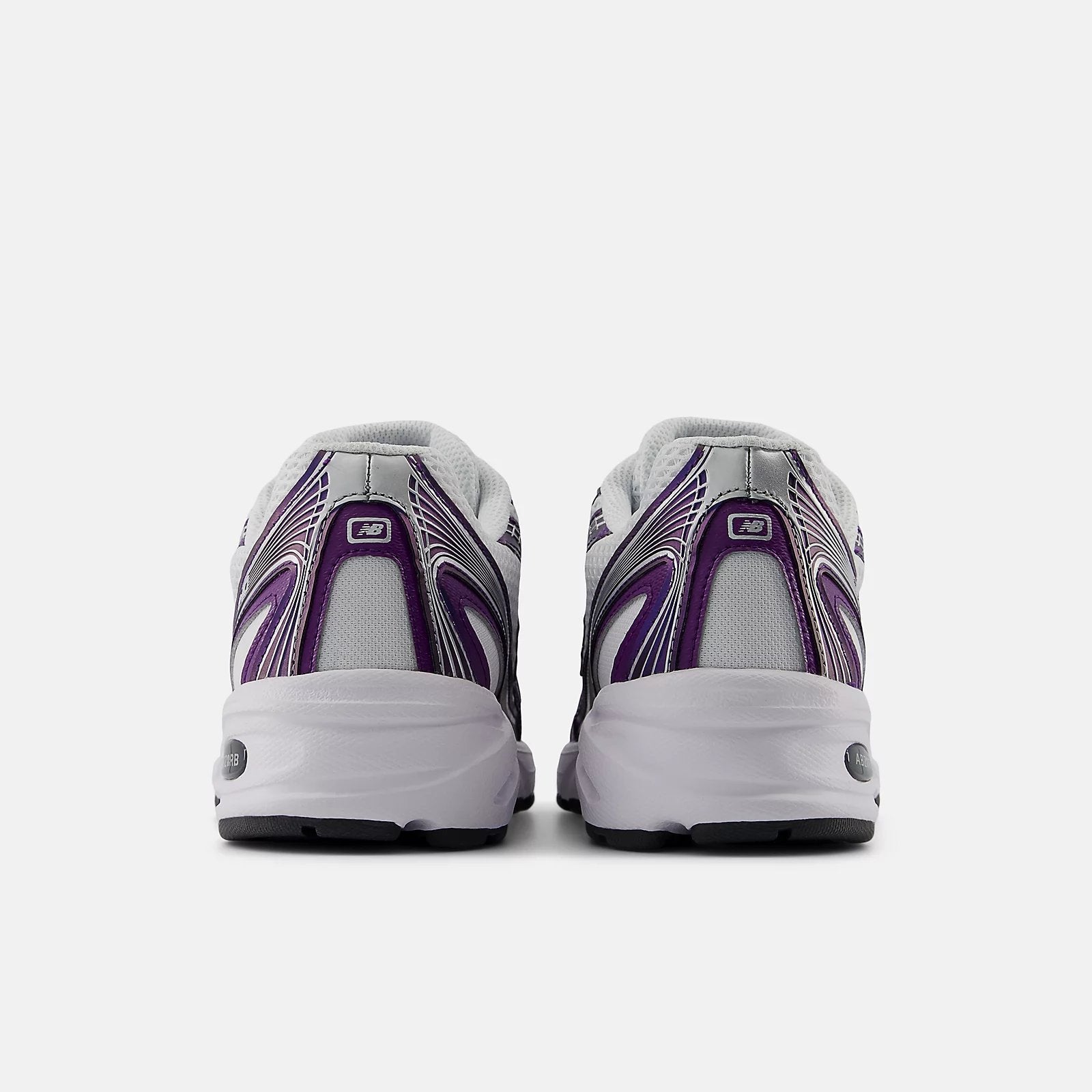 New Balance 740 Women’s Retro Basketball Streetwear Trainers