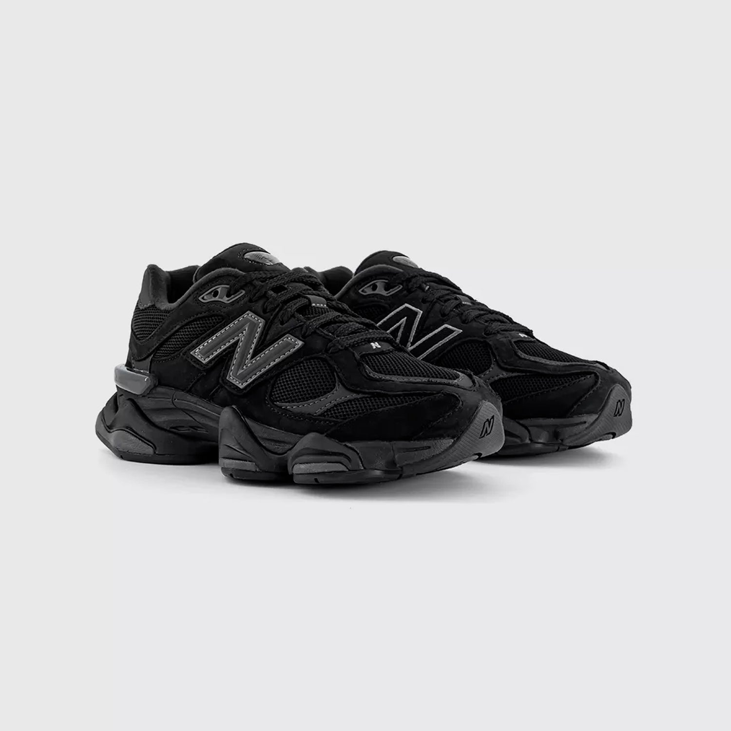 New Balance 9060 – Chunky Retro-Futuristic Sneakers (Unisex)
